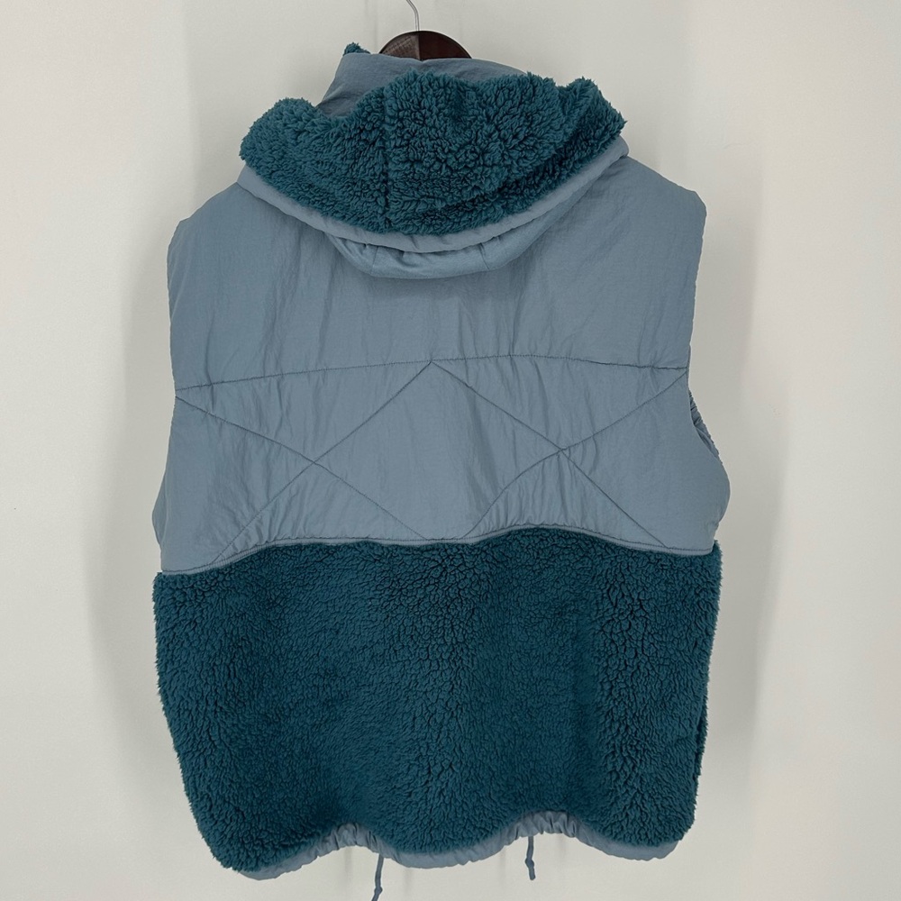 Free People Movement Adventure Awaits Vest Cosmic Sea Blue Size Medium Fleece - Picture 8 of 15